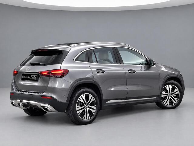 Mercedes-Benz GLA-KLASSE 180 Star Edition Luxury Line | Panoramadak | Trekhaak Wegklapbaar | Memory Pakket | Achteruitrijcamera | Sfeerverlichting | Stoelverwarming | Dodehoekassistentie | Multibeam LED | Keyless-GO | Elektrisch Bedienbare Achterklep