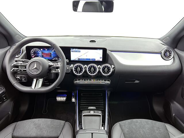 Mercedes-Benz GLA-KLASSE 250 e 140 Year Edition | Plus pakket | Noghtpakket | Trekhaak | Panoramaschuifdak | 20" tien-dubbelspaaks AMG velgen | Warmtewerend, donkergetint glas |
