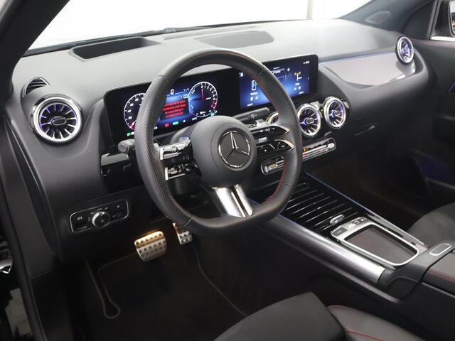 Mercedes-Benz GLA-KLASSE 250 e Business Solution AMG | Panoramadak | 360 graden camera | Memory | Keyless | Head-up display | Sfeerverlichting |