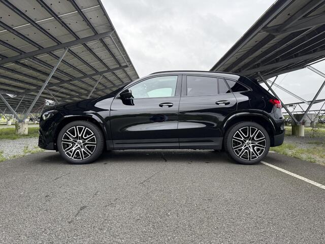 Mercedes-Benz GLA-KLASSE 250 e 140 Years Edition | AMG line | Night | Panoramadak | Head-up display | Trekhaak | 360 camera | Memory stoelen |