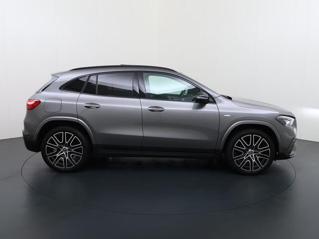 Mercedes-Benz GLA-KLASSE 250 e AMG line | Pano Trekhaak HUD Memory Multibeam Sound