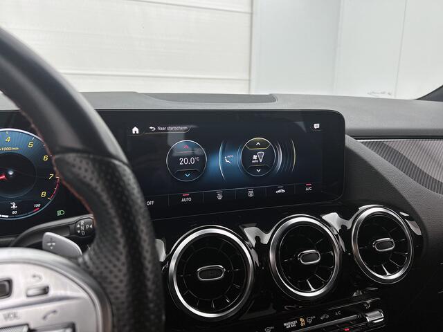 Mercedes-Benz GLA-KLASSE 200 AMG line | Trekhaak | Alarm scm 3 | Dodehoek assistent | Stoelverwarming | Achteruitrijcamera | Spiegel pakket Inclusief 24 maanden Mercedes-Benz Certified garantie voor Europa.