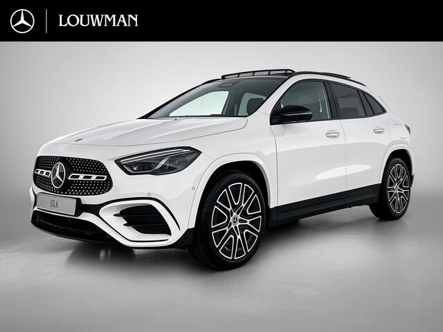 Mercedes-Benz GLA-KLASSE 250 e 140 Year Edition | Plus pakket | Nightpakket | Trekhaak | Panoramaschuifdak | 360° camera | 20" tien-dubbelspaaks AMG velgen | Warmtewerend, donkergetint glas |