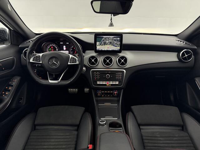 Mercedes-Benz GLA-KLASSE 180 | Pano | Camera | LED | Clima | Cruise | Keyless | Navi | Parkeersens.