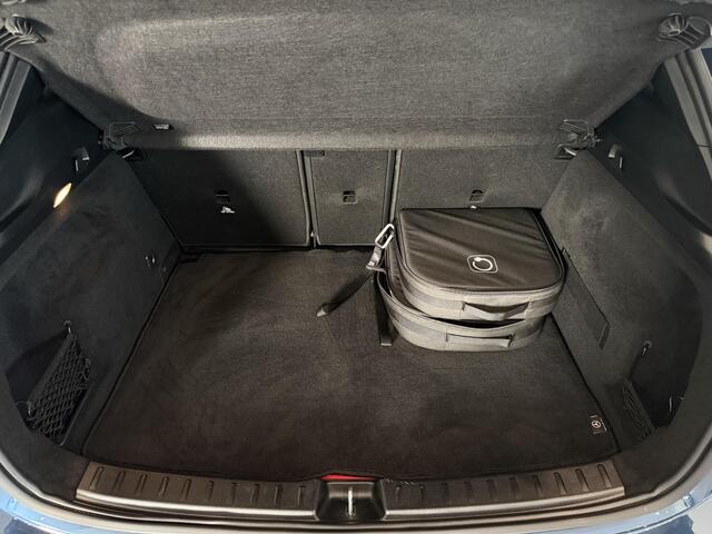 Mercedes-Benz GLA-KLASSE 250 e AMG Line | Panoramadak | 95% SOH | Leder | Elektrische stoelen |
