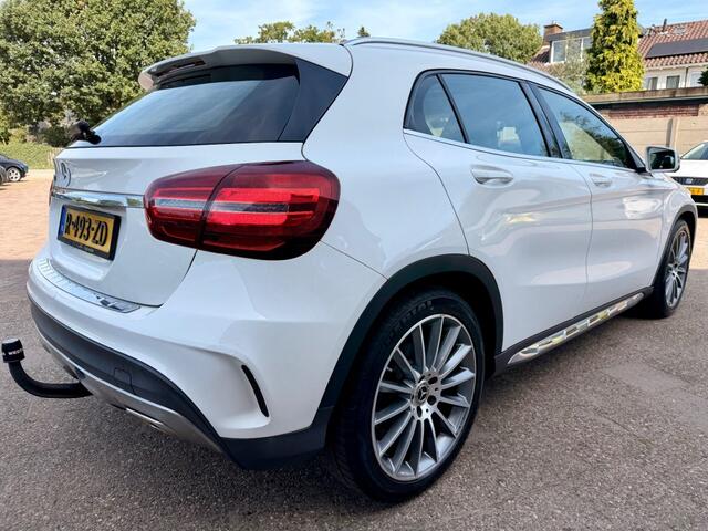 Mercedes-Benz GLA-KLASSE 200 PREMIUM PLUS A/T Leder panorama dak Trekhaak.
