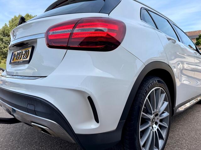 Mercedes-Benz GLA-KLASSE 200 PREMIUM PLUS A/T Leder panorama dak Trekhaak.