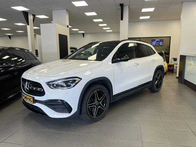 Mercedes-Benz GLA-KLASSE 250 e AMG Line PLUG-IN HYBRID / PANODAK / LEDER / TREKH. /