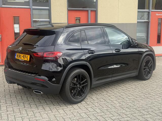 Mercedes-Benz GLA-KLASSE 200 AMG Line, Automaat, Alcantara