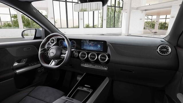 Mercedes-Benz GLA-KLASSE 250 e Business Solution AMG | Trekhaak | Panoramadak | Head up Display | Distronic | Memory | 360 graden camera |