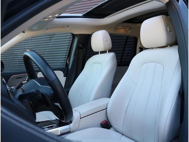 Mercedes-Benz GLB-Klasse 250 4MATIC | Panoramadak | ACC | Trekhaak