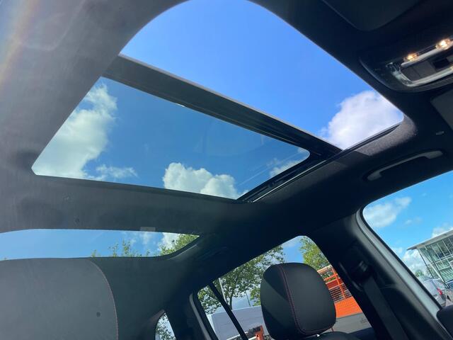 Mercedes-Benz GLB-Klasse 180 AMG | Panoramadak | Adaptive onderstel | | Night Pakket | Panoramadak | Adaptief Onderstel met Verstelbare Demping | Apple CarPlay | Android Auto | Sierdelen Walnotenhout Zwart | Alarm | Stoelverwarming | Sfeerverlichting | Showmodel SALE