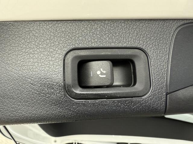 Mercedes-Benz GLB-Klasse 200 Premium Plus Pano/Trekhaak/Leder/standkachel