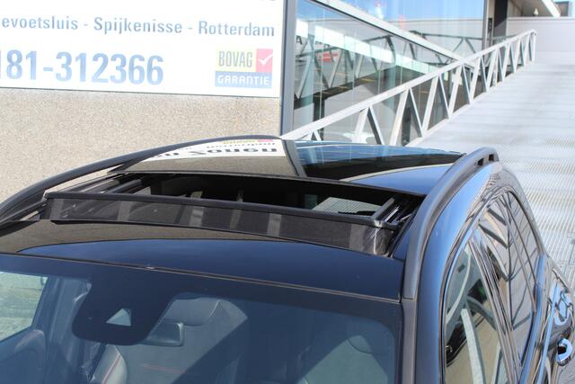 Mercedes-Benz GLB-Klasse 200 AMG AUTOMAAT/Panoramadak/Sfeerverlichting/Navigatie/Cruise control/Climate control/Achteruitrijcamera/Parkeersensoren/Stoelverwarming/Elektrische achterklep/Trekhaak/Spraakbediening/Keyless.