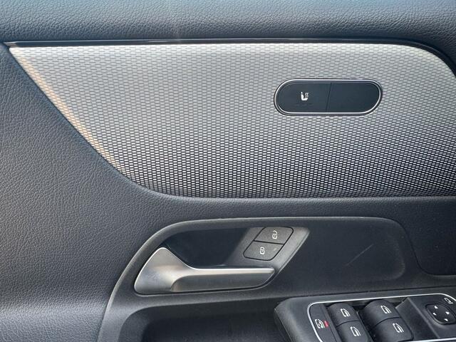 Mercedes-Benz GLB-Klasse 180 Business Solution