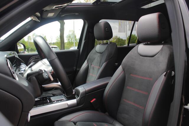Mercedes-Benz GLB-Klasse 200 Premium Plus 7p. / Panoramadak / Camera / 20'' / Sfeerverlichting / Navigatie / Dodehoek / DAB / Stoelverwarming / Cruise Control