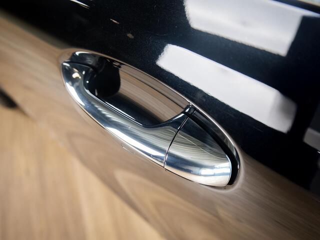 Mercedes-Benz GLB-Klasse 200 AMG Line Panorama dak | Trekhaak