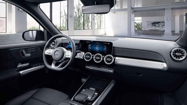Mercedes-Benz GLB-Klasse 180 Business Solution AMG | Night | Panoramadak | Memory | Keyless | Multibeam | Stoelverwarming |