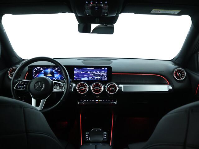 Mercedes-Benz GLB-Klasse 180 Business Solution Luxury | Trekhaak | Sfeerverlichting | Cruise Control | Inclusief 24 maanden MB Certified garantie voor Europa.