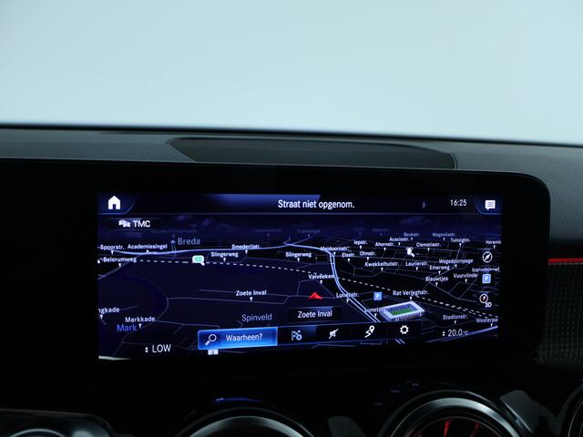 Mercedes-Benz GLB-Klasse 180 Business Solution Luxury | Trekhaak | Sfeerverlichting | Cruise Control | Inclusief 24 maanden MB Certified garantie voor Europa.