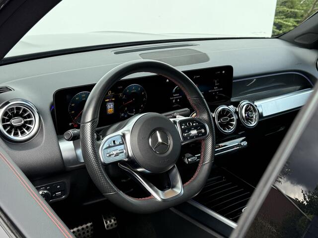 Mercedes-Benz GLB-Klasse 200 Business Solution AMG | Pano | Trekhaak | ACC | 360* Camera | LED | DAB+ | 19 inch