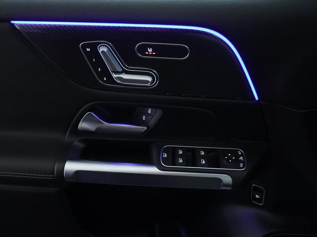 Mercedes-Benz GLB-Klasse 200 Premium Plus | Rijassistentiepakket | Multibeam led | Panoramdak | Burmester® 3D | Inclusief 24 maanden MB Certified garantie voor Europa.