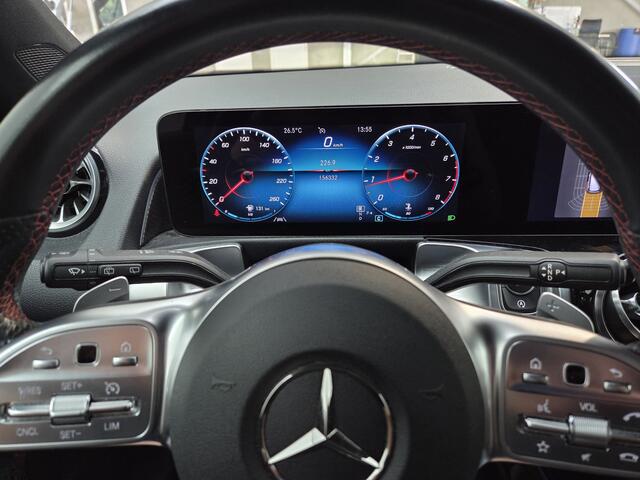 Mercedes-Benz GLB-Klasse 180 Business Solution AMG | Trekhaak | Sportstoelen | Stoelverwarming | Navi |*