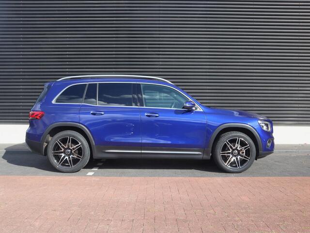 Mercedes-Benz GLB-Klasse 200 Premium | Clima | Cruise | Navi Full Map | Dealer onderhouden | Stof/Leder | LED | Comfortstoel+Verwarming | PDC V+A+Cam | Trekhaak |