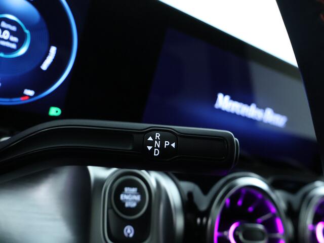 Mercedes-Benz GLB-Klasse 200 AMG Nightpakket 7 Persoons | Panoramadak | Distronic | Keyless-Go | Memory | Sfeerverlichting | Augmented Reality | Inclusief 24 maanden Mercedes-Benz Certified garantie voor Europa.