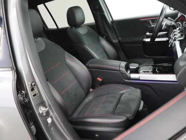 Mercedes-Benz GLB-Klasse 200 Business Solution AMG 7p. | Night | Panoramadak | 7-persoons | Keyless | Memory | Multibeam | Sfeerverlichting |