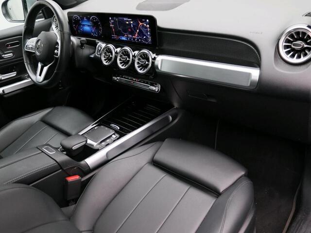 Mercedes-Benz GLB-Klasse 180 Aut. Business Sol. Luxury | Panorama | Mood Light Sfeer | Multibeam |