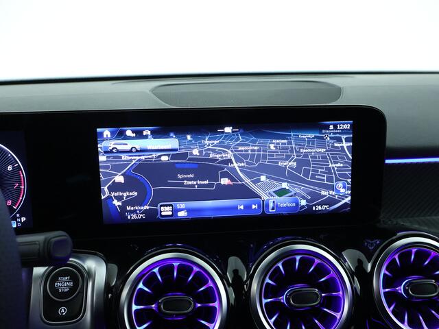Mercedes-Benz GLB-Klasse 180 AMG -line 7persoons | Trekhaak af fabriek | Nightpakket | Keyless-Go comfortpakket | Parkeerpakket met achteruitrijcamera | USB-pakket plus | GUARD 360 ° Vehicle protection Plus | EASY PACK achterklep |