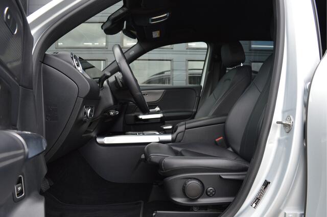 Mercedes-Benz GLB-Klasse 200 Business Solution Luxury | CAMERA | LEDER | TREKHAAK |