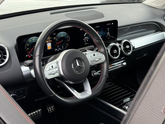 Mercedes-Benz GLB-Klasse 200 Business Solution AMG | Pano | Trekhaak | Navi | Camera | LED | DAB+