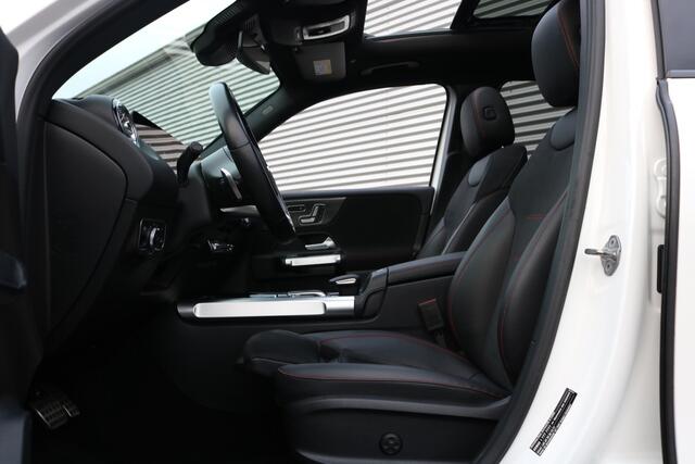 Mercedes-Benz GLB-Klasse 250 4MATIC AMG Pakket AMG NightPakket (Panoramadak Sportleder/Memory Carplay Burmester Keyless 360Camera Distronic Full-Led PrivacyGlass)
