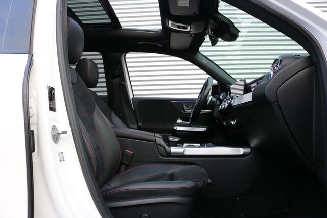 Mercedes-Benz GLB-Klasse 250 4MATIC AMG Pakket AMG NightPakket (Panoramadak Sportleder/Memory Carplay Burmester Keyless 360Camera Distronic Full-Led PrivacyGlass)