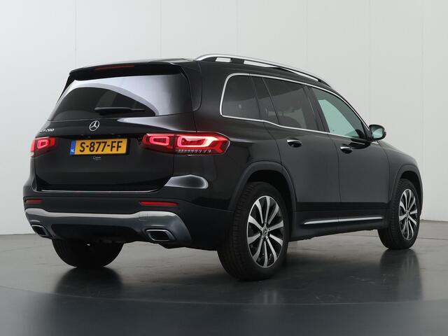 Mercedes-Benz GLB-Klasse 200 Luxury Line 7p. | Trekhaak | Panoramadak | 19" lichtmetalen velgen | Widescreen | Sfeerverlichting | Stoelverwarming |