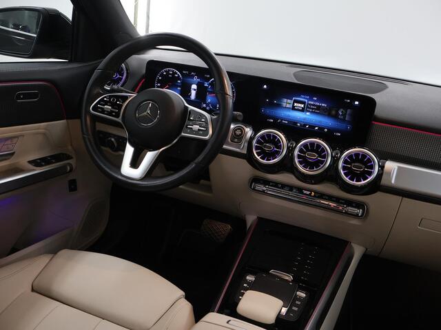 Mercedes-Benz GLB-Klasse 200 Luxury Line 7p. | Trekhaak | Panoramadak | 19" lichtmetalen velgen | Widescreen | Sfeerverlichting | Stoelverwarming |