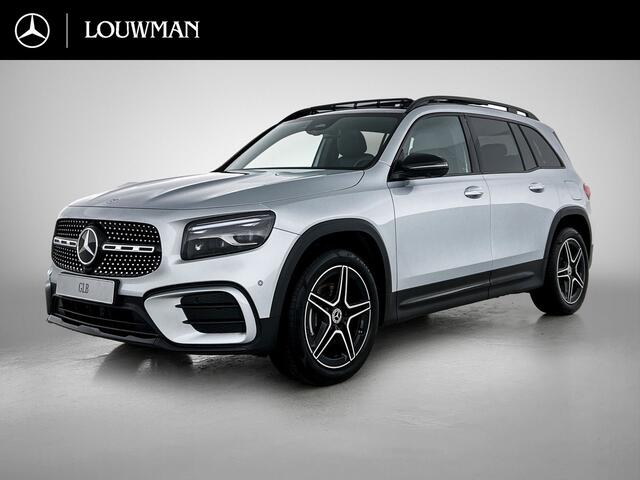 Mercedes-Benz GLB-Klasse 200 Business Solution AMG 7p. | Premium Plus pakket | Trekhaak | Nightpakket | Head-up display | Panoramaschuifdak | 360° camera | Derde zitrij | Multibeam LED | Memorypakket | Augmented Reality navigatie |