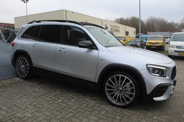 Mercedes-Benz GLB-Klasse AMG 35 4MATIC Panoramadak/Burmester/360 Camera/Memory stoelen/Stoelverwarming/Apple carplay/21 Inch/Sfeerverlichting/FULL OPTIONS!!
