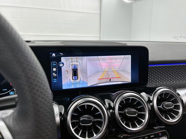 Mercedes-Benz GLB-Klasse 200 Business Solution AMG 7p. | Premium Plus | Winterpakket | Trekhaak | Head-up display | 360°-camera | Panoramaschuifdak | Derde zitrij | Sierdelen in Star Pattern | GUARD 360 ° Vehicle protection Plus |