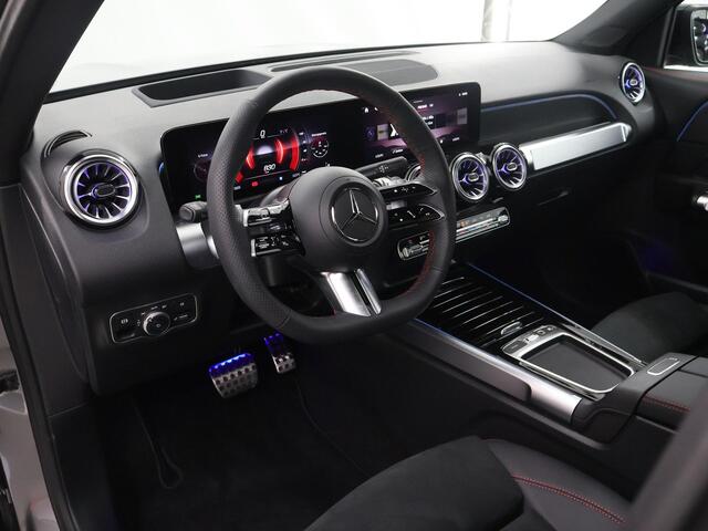 Mercedes-Benz GLB-Klasse 180 Business Solution AMG | Premium Plus | Panoramaschuifdak | Trekhaak | Winterpakket |