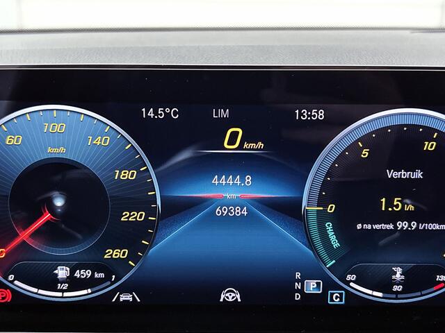 Mercedes-Benz GLB-Klasse 200 Business Solution AMG | Panoramadak | Trekhaak | Achteruitrijcamera | DISTRONIC | Inclusief 24 maanden MB Certified garantie voor Europa.