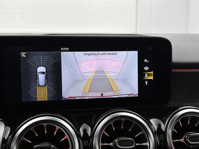 Mercedes-Benz GLB-Klasse 200 Business Solution AMG | Panoramadak | Trekhaak | Achteruitrijcamera | DISTRONIC | Inclusief 24 maanden MB Certified garantie voor Europa.