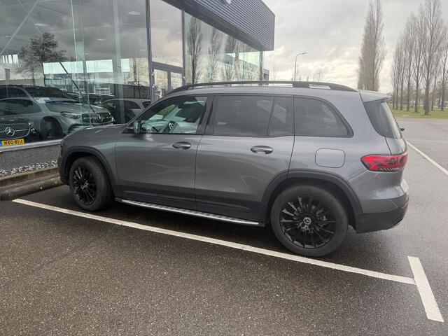 Mercedes-Benz GLB-Klasse 200 Premium I Panorama dak I Widescreen I Stoelverwarming I Lederen Artico Interieur I I Night pakket I Led I MBUX I Pakeer pakket l Airconditoning l Tempomaat l