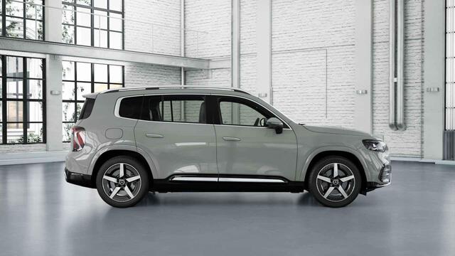 Mercedes-Benz GLB-Klasse 250+ Business Solution AMG 85.5 kWh | Panoramadak | Stoelverwarming | LED koplampen | AMG-Line | Sportstoelen |