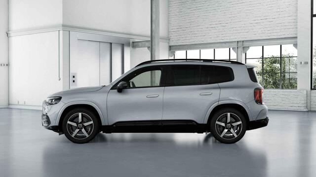 Mercedes-Benz GLB-Klasse 250+ Business Solution AMG 85.5 kWh | Panoramadak | Stoelverwarming | LED koplampen | AMG-Line | Sportstoelen | Trekhaak |