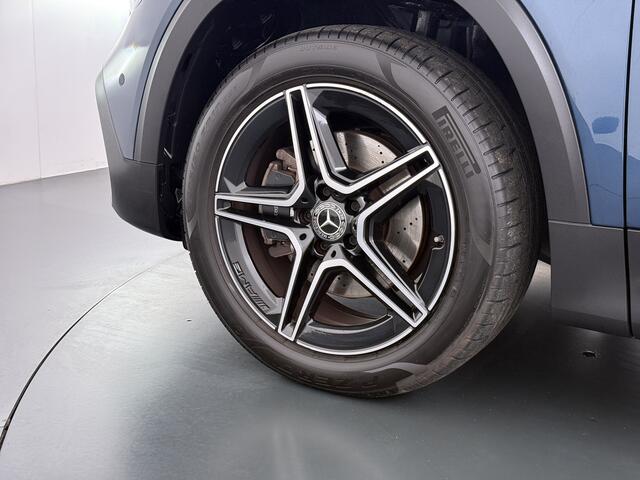 Mercedes-Benz GLB-Klasse 200 AMG 7-zits // Camera // Sfeerverlichting // Augmented Reallity // Alarm // Nightpakket // 19" AMG // LED