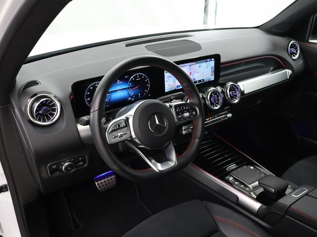 Mercedes-Benz GLB-Klasse 180 AMG Line | Night | Widescreen | Stoelverwarming | Achteruitrijcamera | Sfeerverlichting