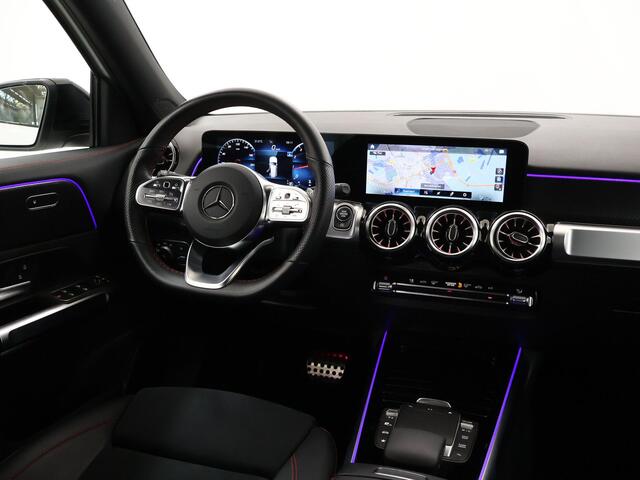 Mercedes-Benz GLB-Klasse 180 AMG Line | Night | Widescreen | Stoelverwarming | Achteruitrijcamera | Sfeerverlichting